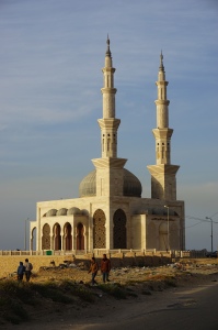 A mosque by the Mediterranean (photo by Bob Haynes)